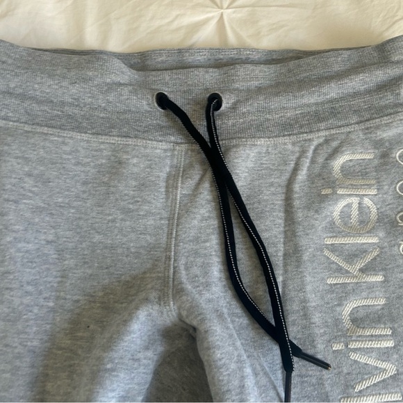 Calvin Klein  Women’s Grey Sweatpants - Picture 4 of 6